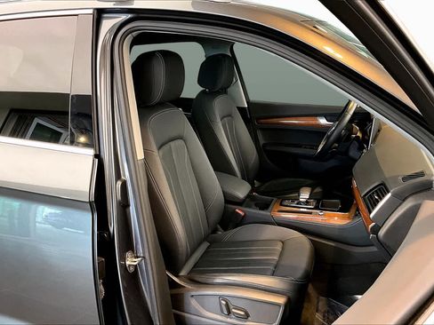 Used 2023 Audi Q5 2.0T Premium Plus w/ Premium Plus Package AWD/4WD image 15