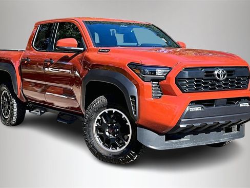 Used 2025 Toyota Tacoma TRD Off-Road image 2