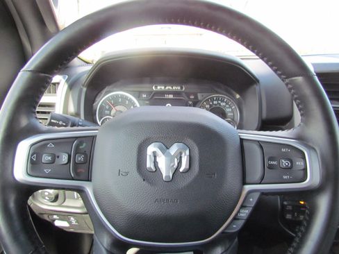 Used 2022 RAM 1500 Big Horn AWD/4WD image 18