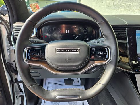 Used 2022 Jeep Grand Wagoneer Series II AWD/4WD image 19