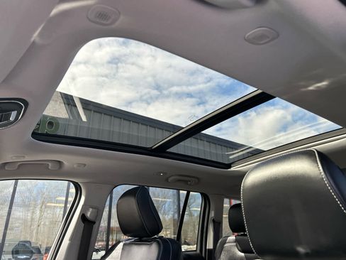 Used 2023 Jeep Grand Cherokee 4WD 4xe image 39