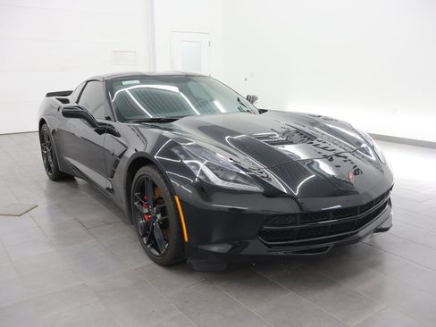 Used 2016 Chevrolet Corvette Stingray Coupe w/ Carbon Flash Badge Package RWD image 2