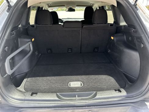 Used 2014 Jeep Cherokee Latitude FWD image 28