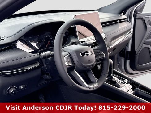 New 2026 Jeep Compass Latitude image 4