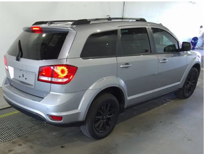 Used 2019 Dodge Journey SE FWD image 2