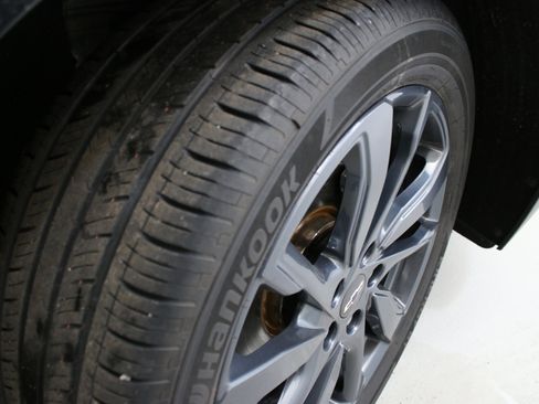 Used 2024 Chevrolet Equinox RS w/ LPO, Floor Liner Package FWD image 36