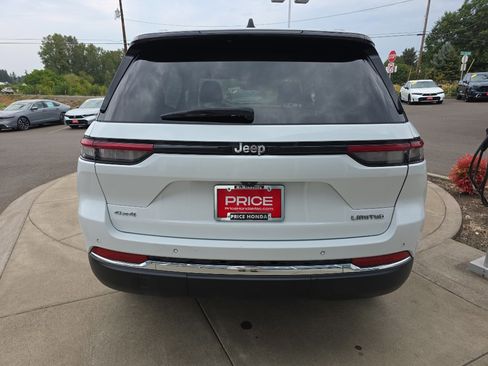 Used 2023 Jeep Grand Cherokee Limited image 5