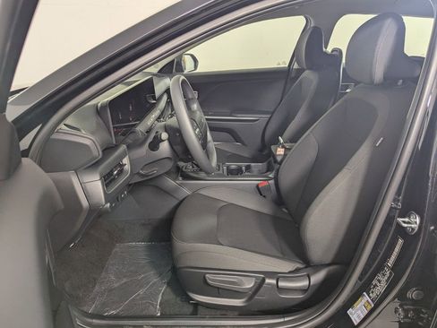 New 2026 Kia K4 LXS image 12