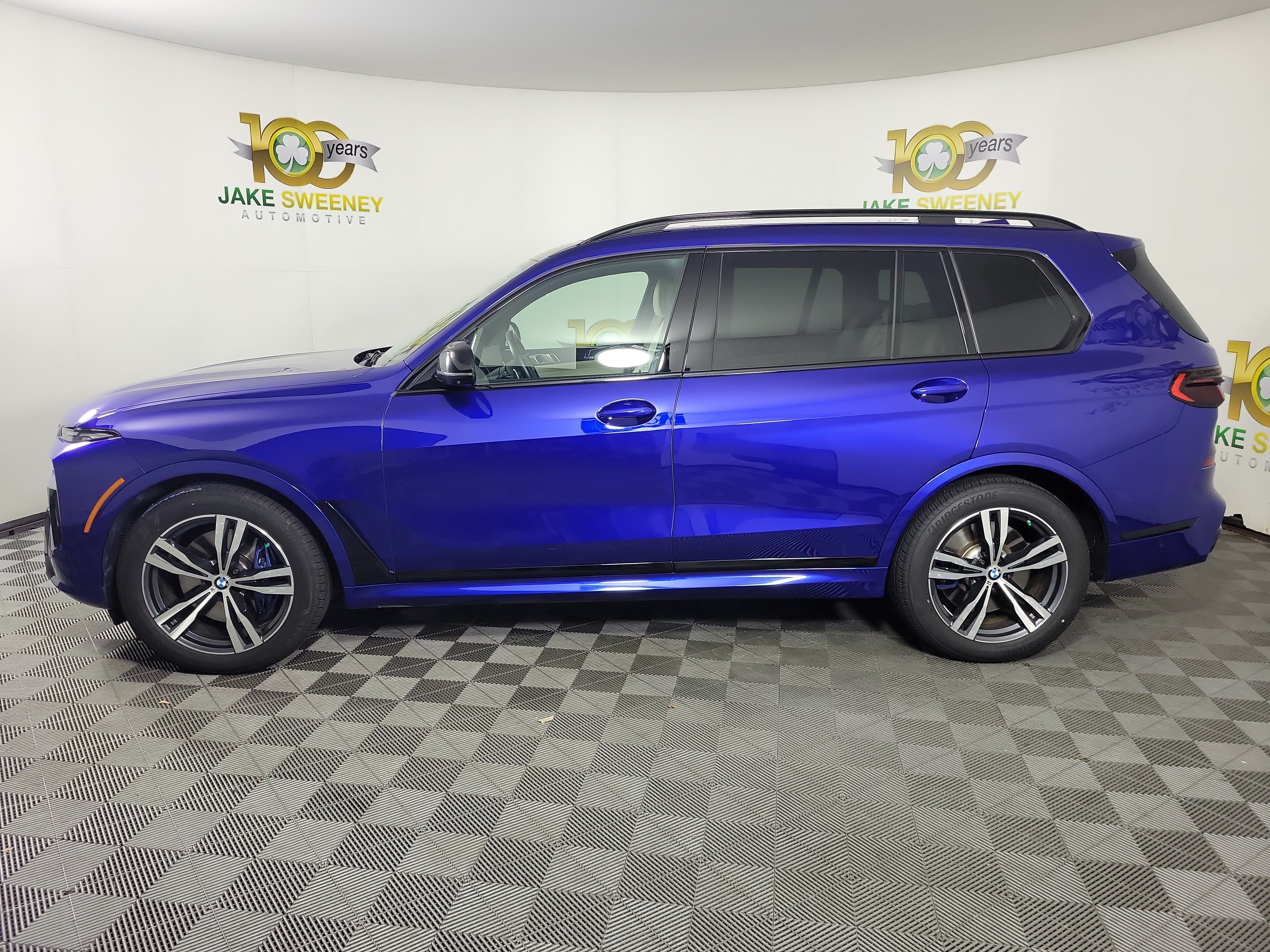 Used 2024 BMW X7 M60i w/ Executive Package AWD/4WD image 2