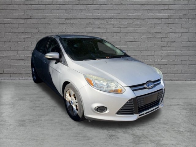 Used 2014 Ford Focus SE FWD image 2