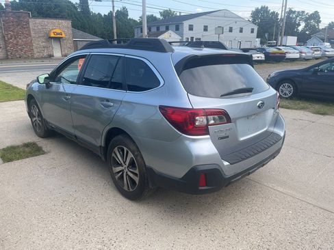 Used 2018 Subaru Outback 2.5i Limited AWD/4WD image 4