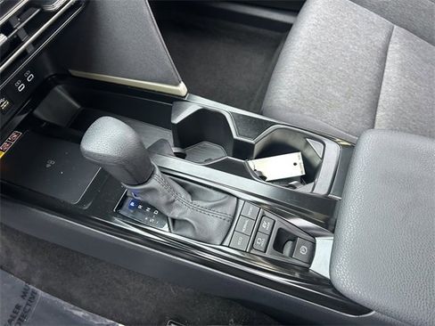 Used 2025 Toyota Camry LE image 17