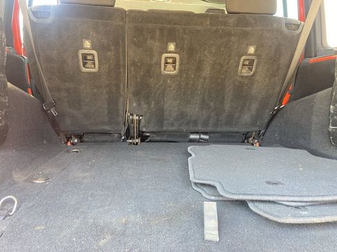 Used 2018 Jeep Wrangler Unlimited Sahara image 34