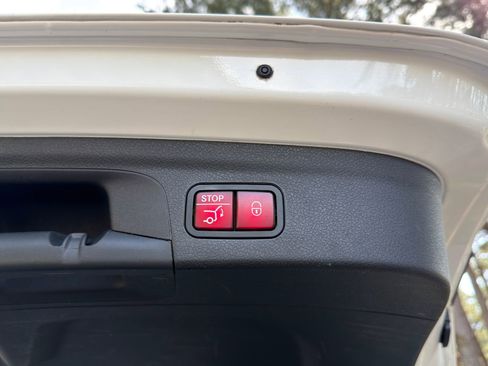 Certified 2022 Mercedes-Benz GLE 450 4MATIC image 18