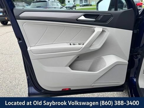 Used 2022 Volkswagen Tiguan SE w/ Panoramic Sunroof Package AWD/4WD image 37