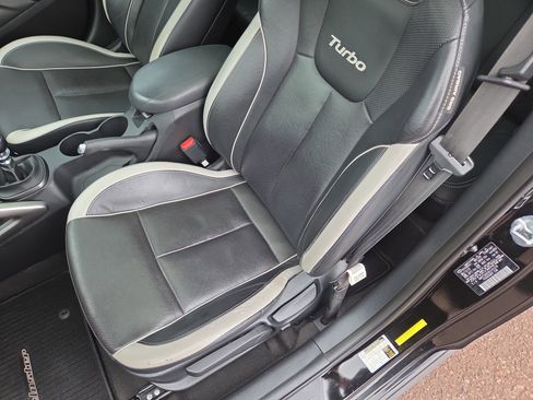 Used 2014 Hyundai Veloster Turbo w/ Turbo Technology Package 04 image 13