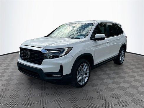 Used 2024 Honda Passport EX-L image 3