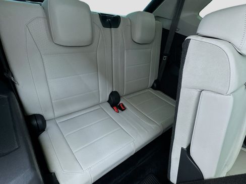 Used 2020 Volkswagen Tiguan SE w/ Panoramic Sunroof Package FWD image 19