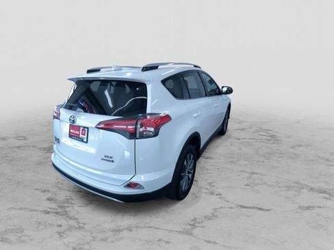 Used 2016 Toyota RAV4 XLE image 9