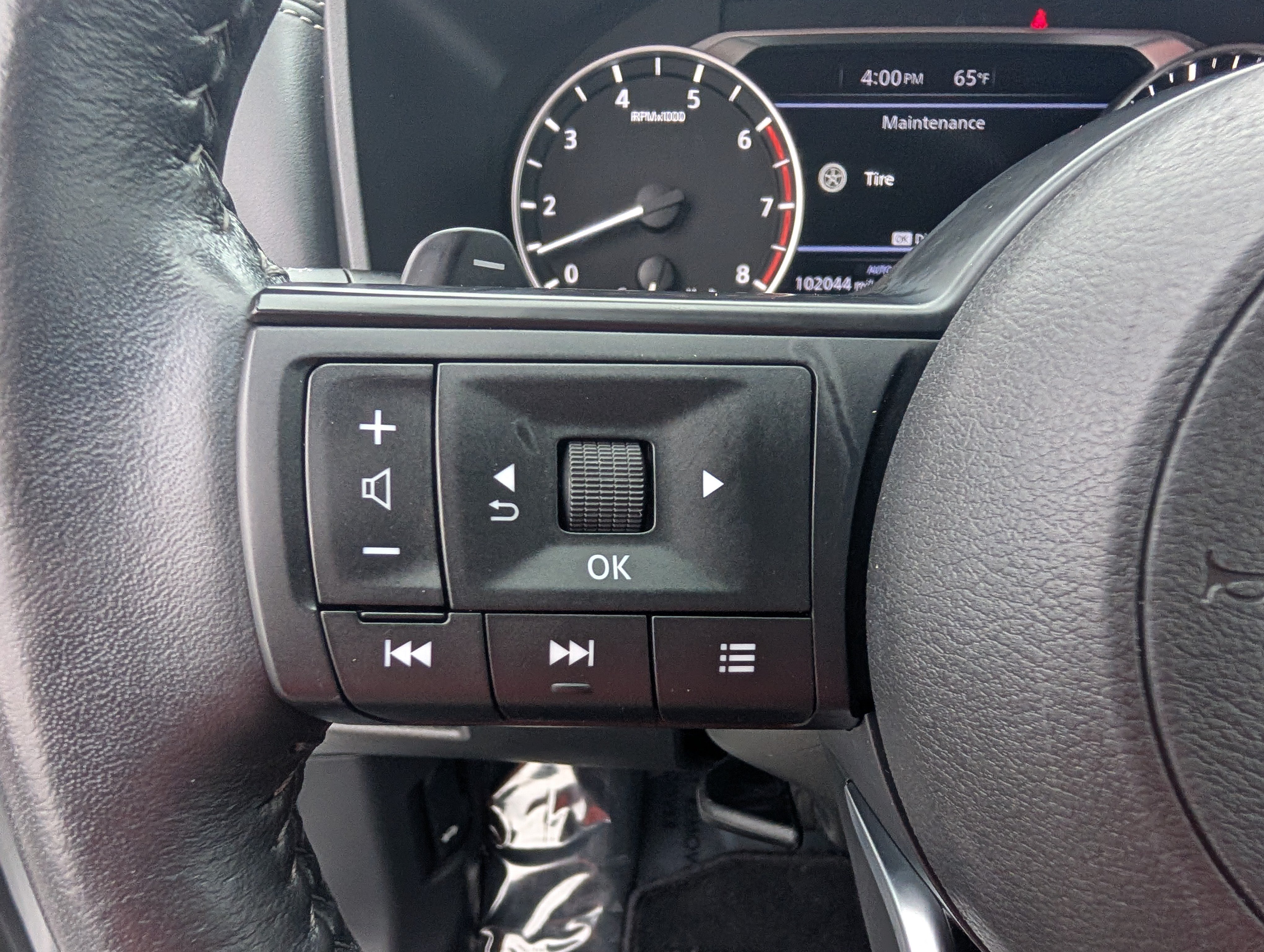 Used 2024 Nissan Rogue SV w/ SV Premium Package AWD/4WD image 15