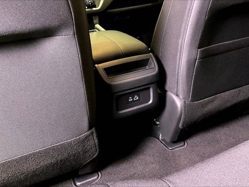 Used 2025 Nissan Pathfinder S image 10