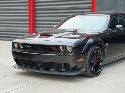 Used 2023 Dodge Challenger R/T Scat Pack RWD image 3