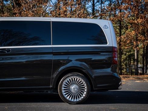 Used 2017 Mercedes-Benz Metris Passenger image 6