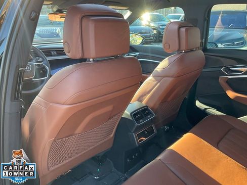 Used 2019 Audi e-tron Prestige w/ Prestige Package image 34
