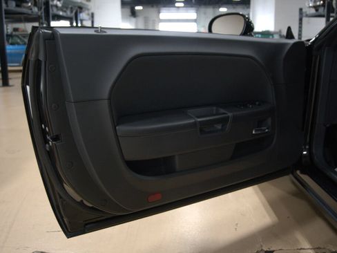 Used 2009 Dodge Challenger R/T RWD image 35