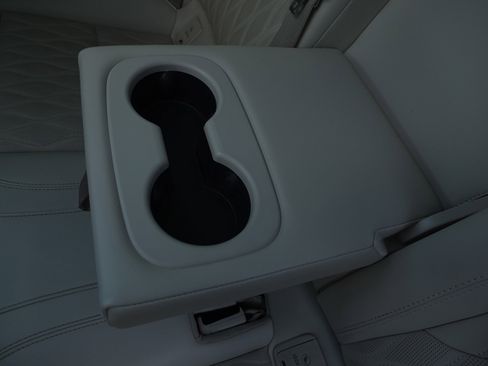 Used 2023 Buick Envision Avenir image 18
