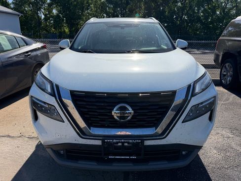 Used 2021 Nissan Rogue SL w/ Premium Package AWD/4WD image 3