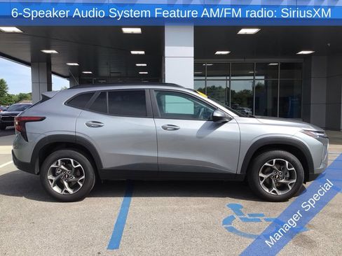 Used 2025 Chevrolet Trax LT FWD image 5