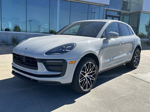 New 2026 Porsche Macan image 1