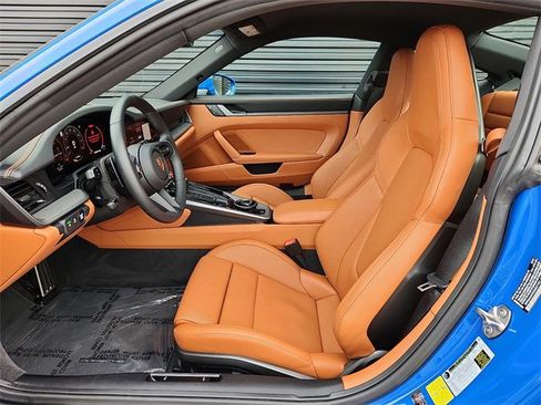 Used 2025 Porsche 911 Carrera image 17