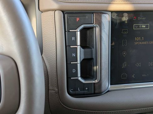 Certified 2024 GMC Yukon Denali w/ Advanced Technology Package image 33