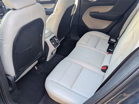 Used 2020 Volvo XC40 T5 Inscription image 24