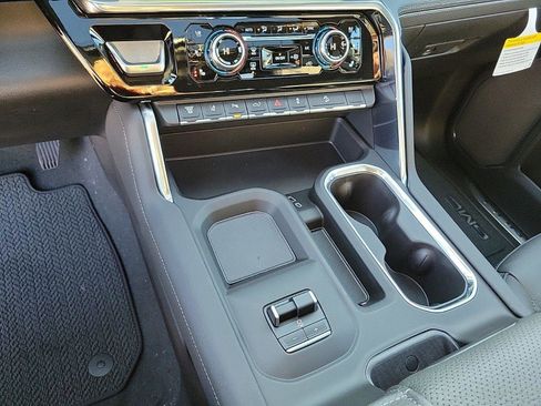 New 2026 GMC Sierra 3500 Denali w/ Denali Reserve Package image 27