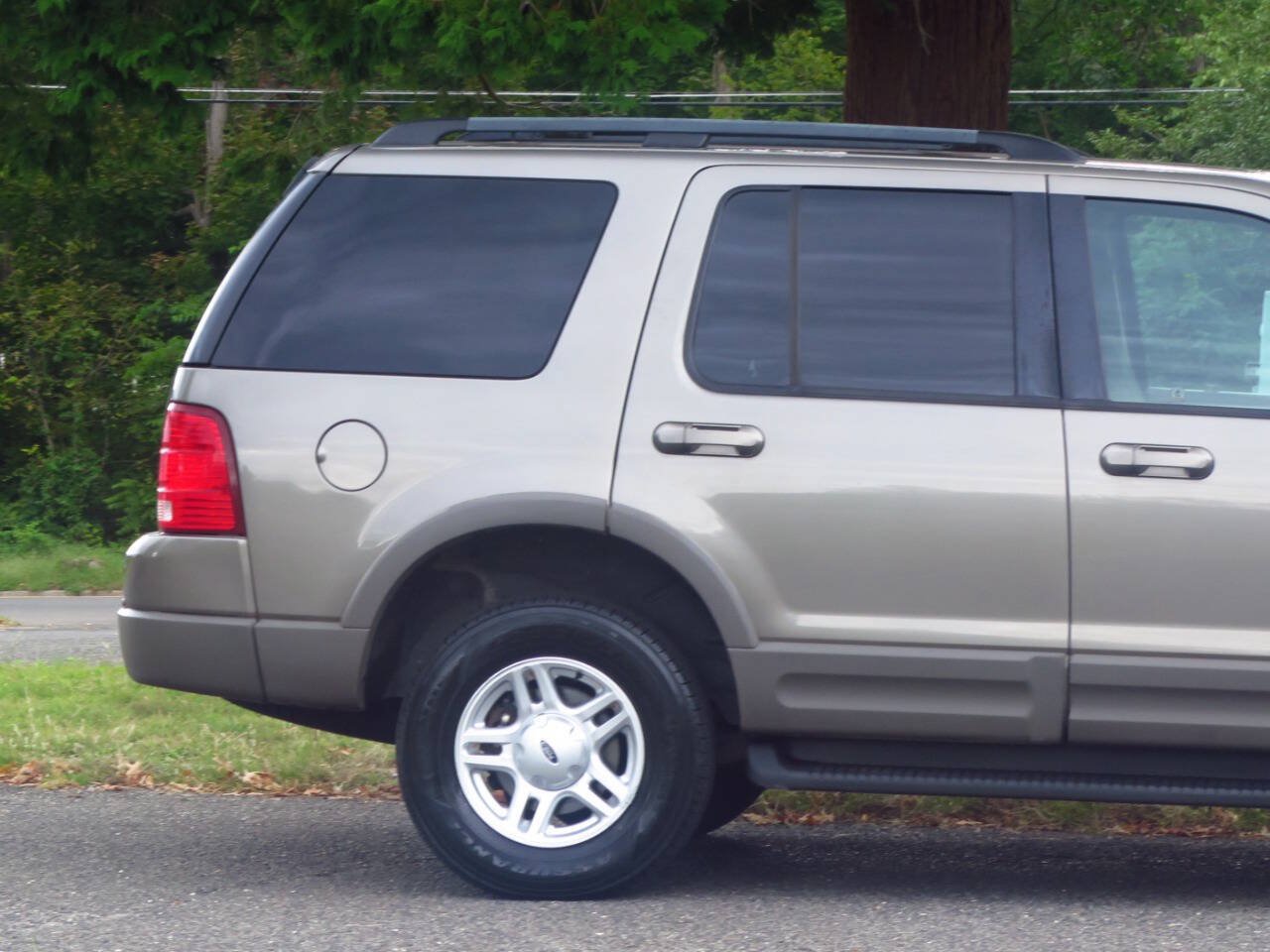 Used 2002 Ford Explorer XLT AWD/4WD image 23