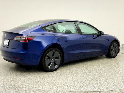 Used 2023 Tesla Model 3 Standard Range image 5