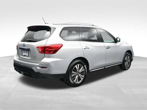 Used 2017 Nissan Pathfinder SL w/ SL Premium Package AWD/4WD image 5