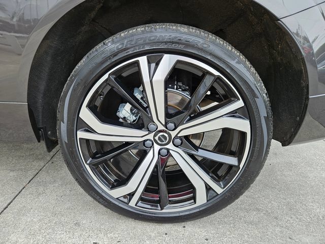 Certified 2023 Volvo XC60 B5 Ultimate w/ Climate Package AWD/4WD image 9