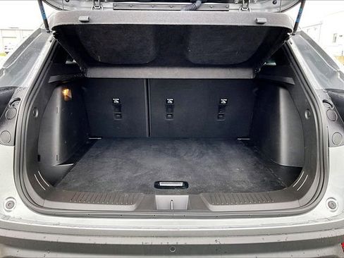 Used 2024 Chevrolet Trax RS w/ Sunroof Package image 29