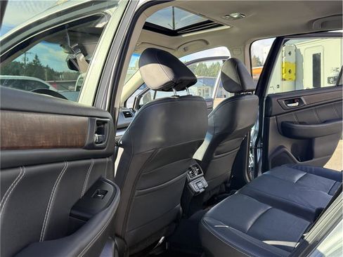 Used 2018 Subaru Outback 3.6R Limited image 16