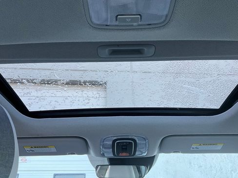 Used 2025 Hyundai Elantra Limited image 19