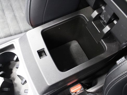 Used 2024 Mitsubishi Outlander SE image 33