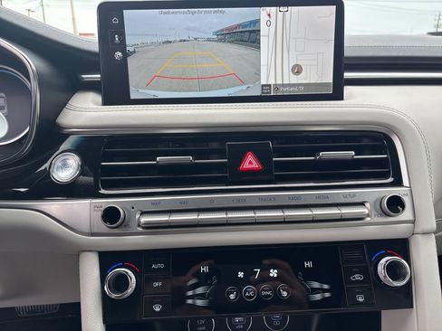 Used 2025 Genesis G70 2.5T image 15