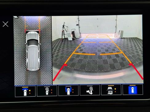 Used 2022 GMC Yukon XL Denali image 4