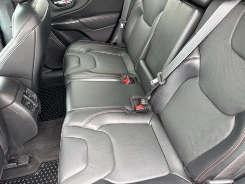 Used 2020 Jeep Cherokee Trailhawk AWD/4WD image 30