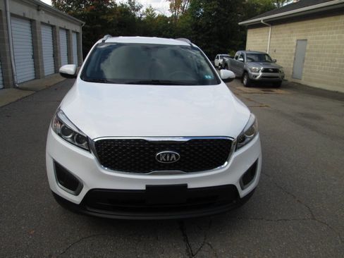 Used 2016 Kia Sorento LX image 6