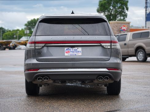 Used 2023 Lincoln Aviator Reserve w/ Elements Package Plus AWD/4WD image 4